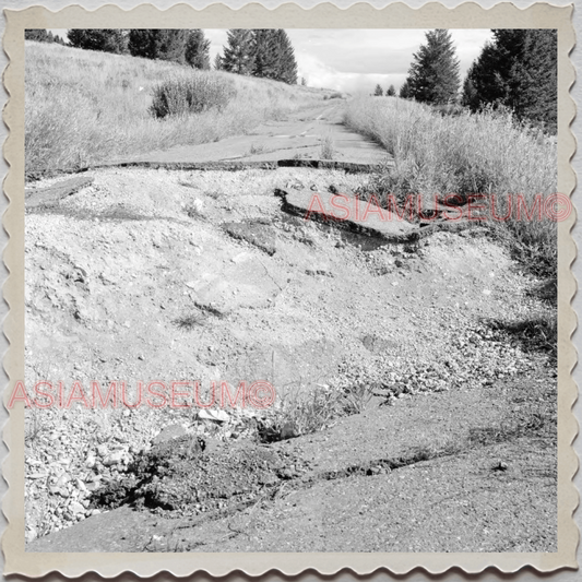 50s YELLOWSTONE NATIONAL PARK WYOMING MONTANA IDOHA LAKE VINTAGE USA Photo 10461