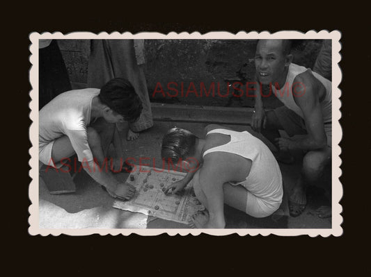 1940's Boys Man Play Chinese Chess Street Old Hong Kong Photograph 香港旧照片 #3068