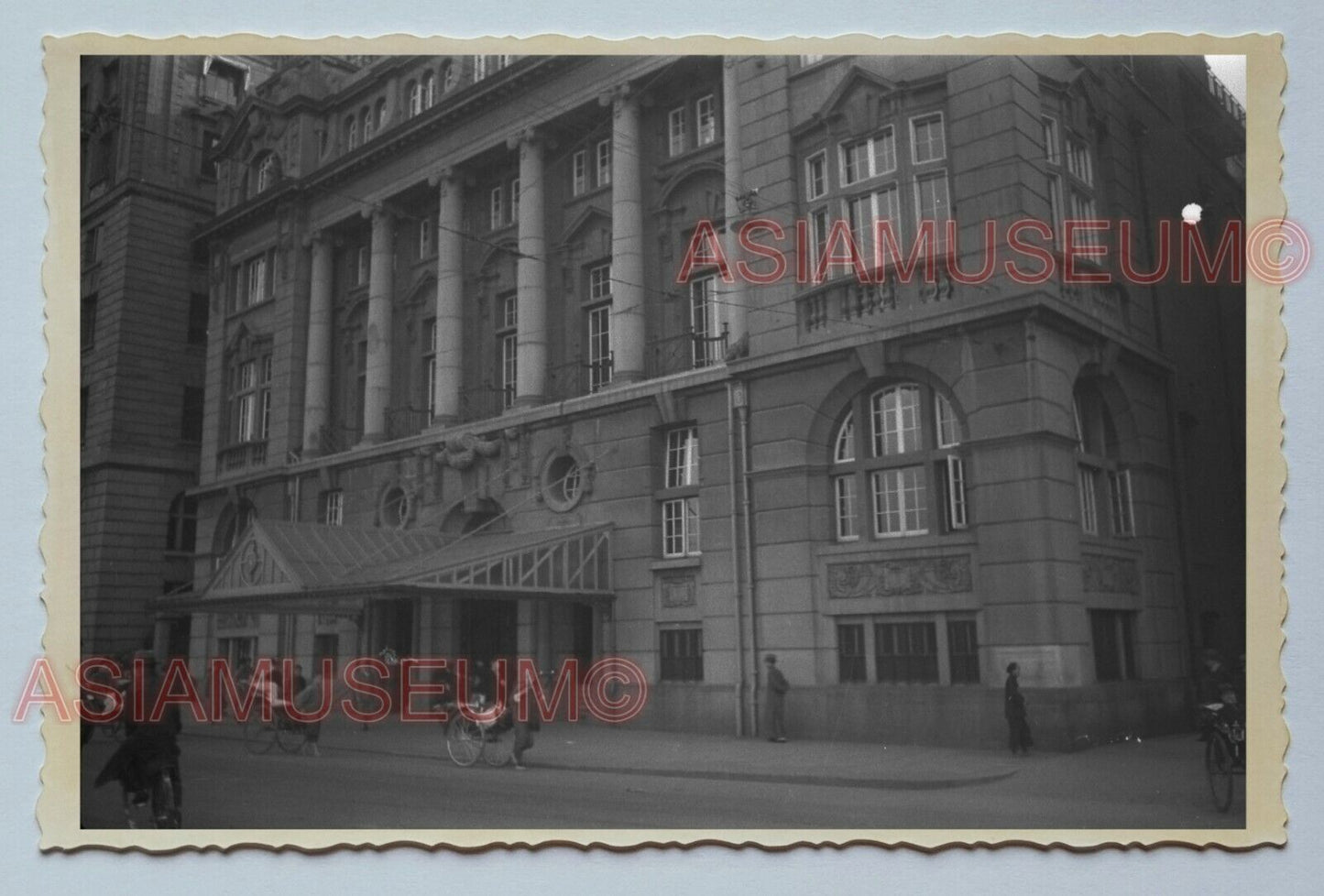 1940s STREET SCENE BUILDING RICKSHAW Vintage China Shanghai Photo #153 中国上海老照片