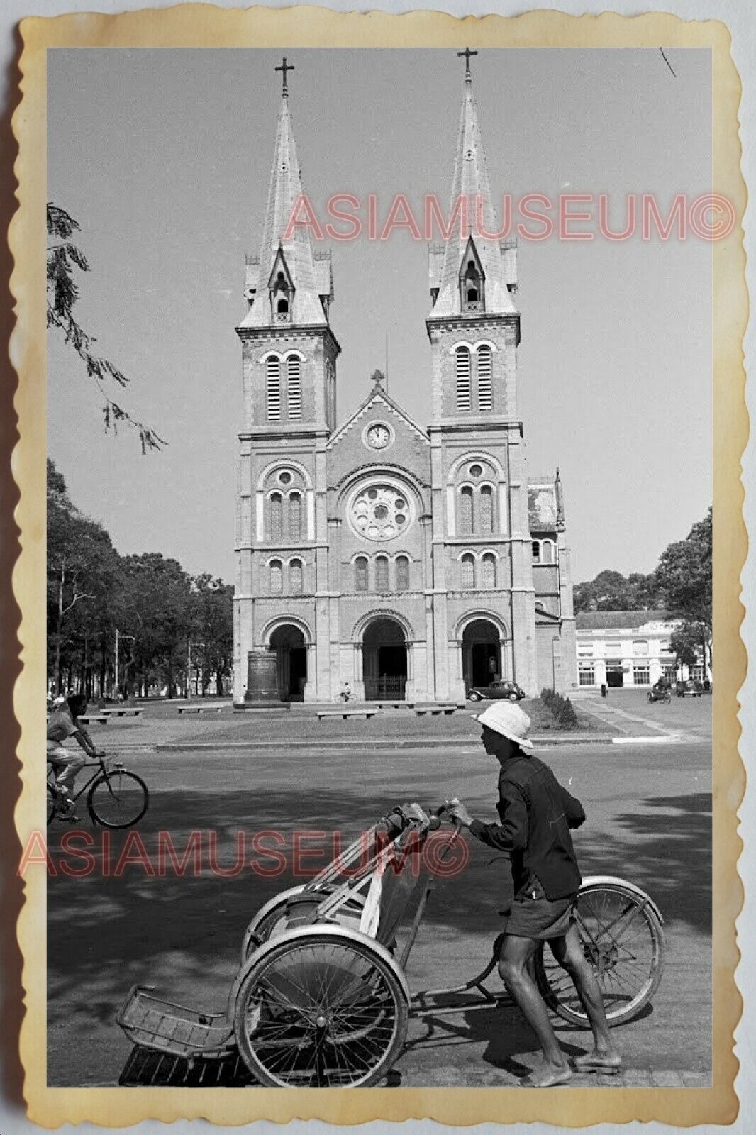 40s Vietnam War SAIGON HO CHI MINH NOTRE DAME CHURCH TRISHAW Vintage Photo 1266