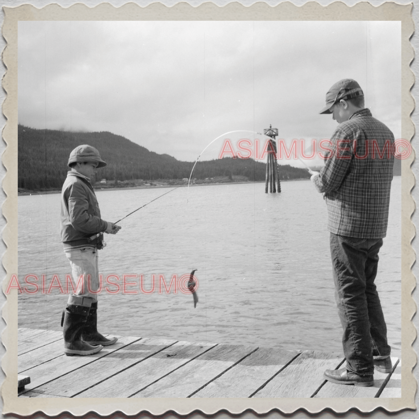 50s JANEAU CITY ALASKA GASTINEAU BOY PEER FISHING MAN VINTAGE USA Photo 11288