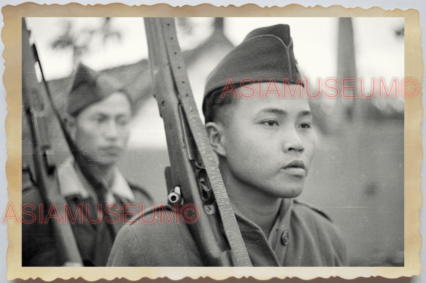 40s WW2 Vietnam FRENCH SOLDIER ARMY GUERILLA RIFLE RECRUIT Vintage Photo 27922