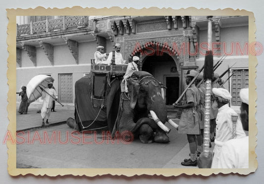 1940s KOLKATA ELEPHANT TEMPLE STREET SCENE RAJA ARMY Vintage INDIA Photo #1132