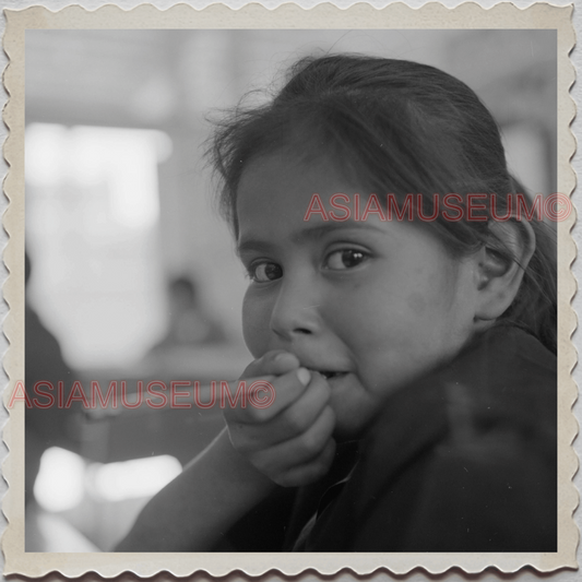 50s NAVAJOLAND NAVAJO ARIZONA NEW MEXICO FORT DEFIEANCE GIRL OLD USA Photo 9955