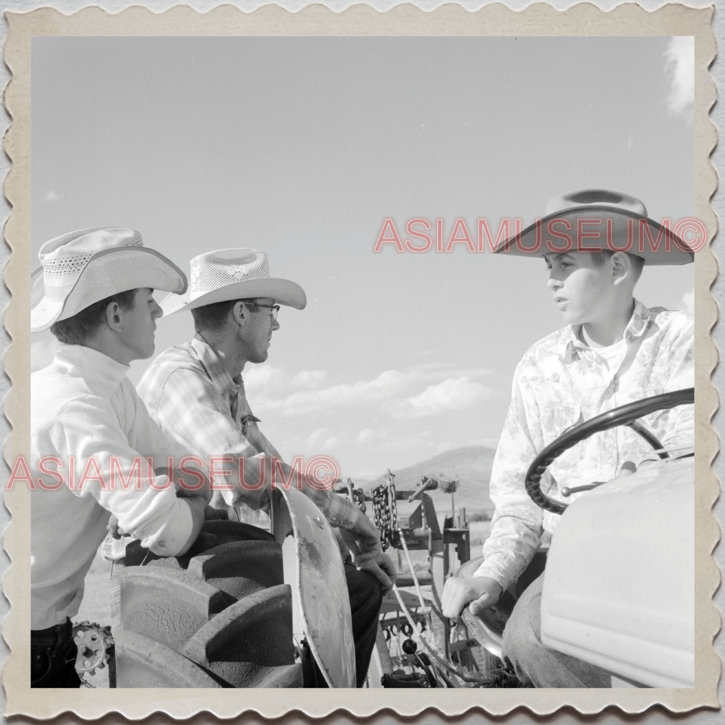 50s AUGUSTA RANCH COWBOY BOY TRACTOR MAN HAT VINTAGE OLD USA AMERICA Photo 12555