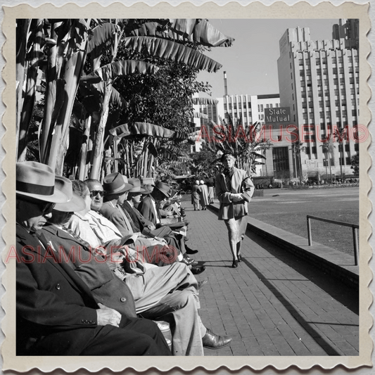 50s LOS ANGELES CALIFORNIA CAR WOMEN STREET SCENE OLD VINTAGE USA Photo 11399