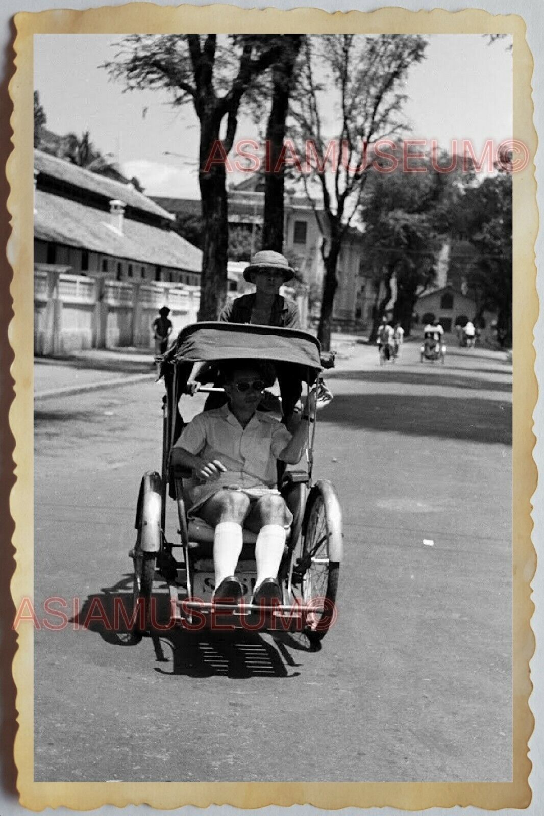 50s Vietnam SAIGON STREET SCENE TRISHAW ROAD TRAFFIC CITY WAR Vintage Photo 1001