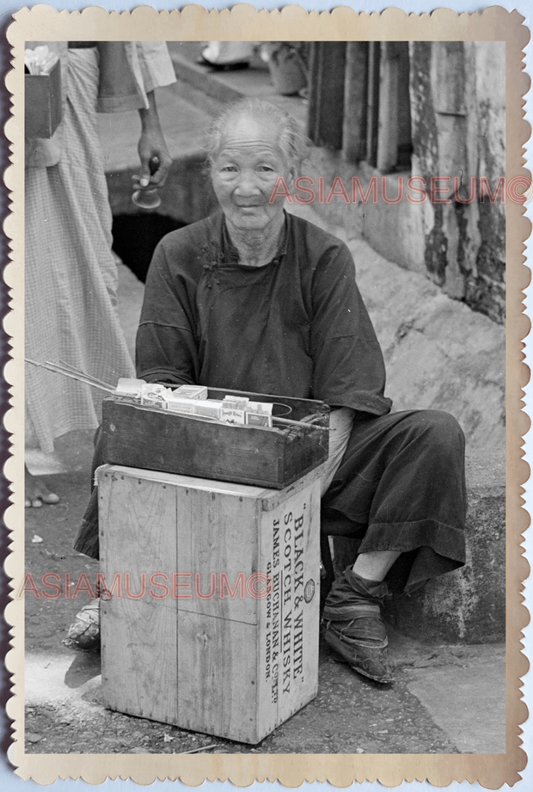 WW2 WOMEN LADY SIDEWALK STREET MARKET CIGARETTE  Vintage Singapore Photo 17779