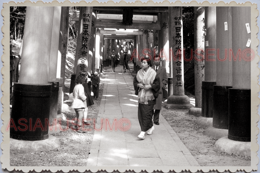 WW2 JAPAN TOKYO Fushimi Inari Shrine Kyoto Torii Gate Boys Vintage Photo 24563