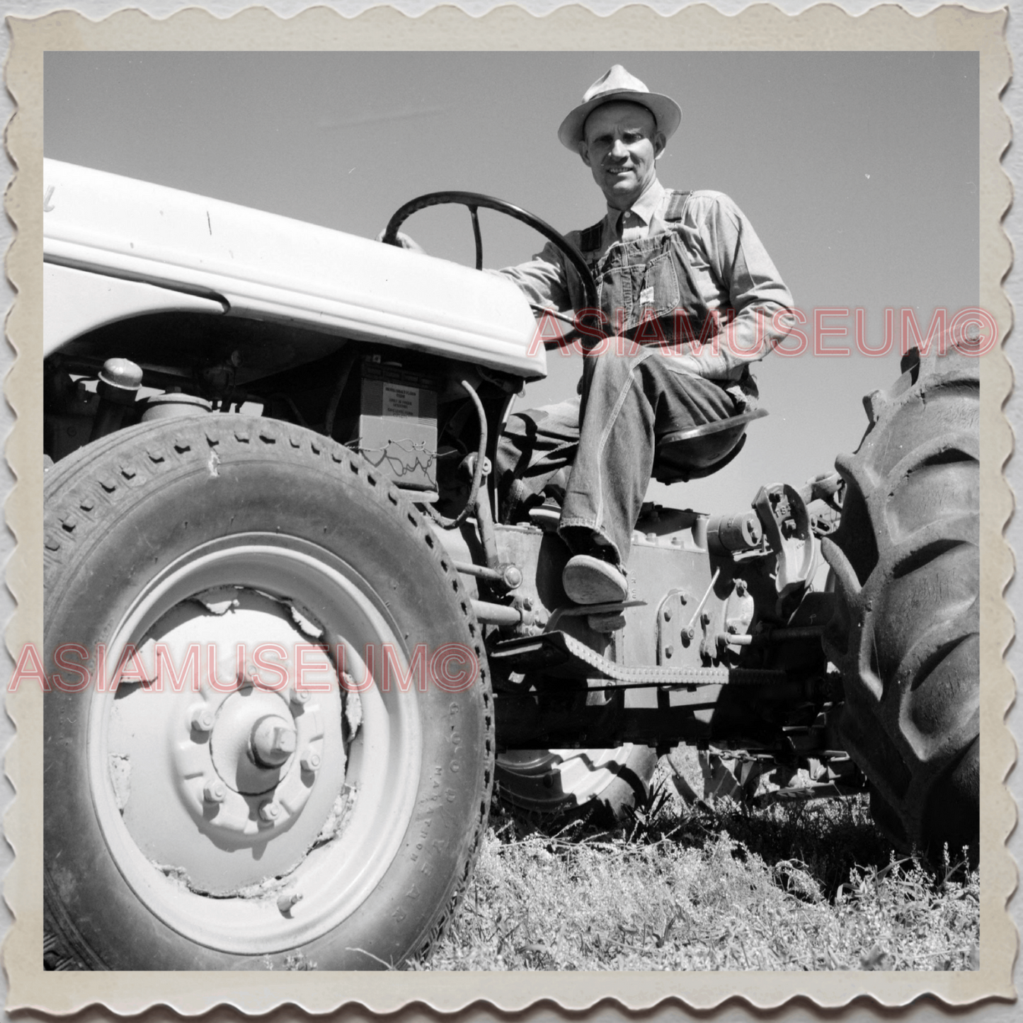 50s CASCADE COUNTY MONTANA MAN FARMER TRACTOR  USA AMERICA VINTAGE Photo 11694