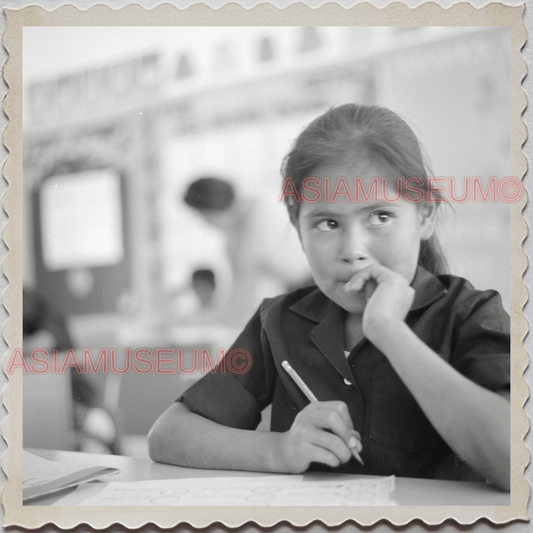 50s NAVAJOLAND NAVAJO ARIZONA APACHE FORT DEFIEANCE GIRL VINTAGE USA Photo 10871