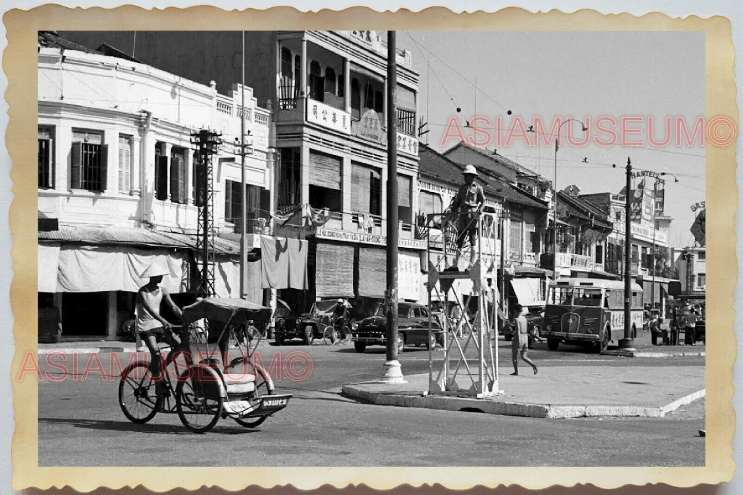 50s Vietnam SAIGON STREET SCENE POLICE TRAFFIC TRISHAW SHOP Vintage Photo #1453