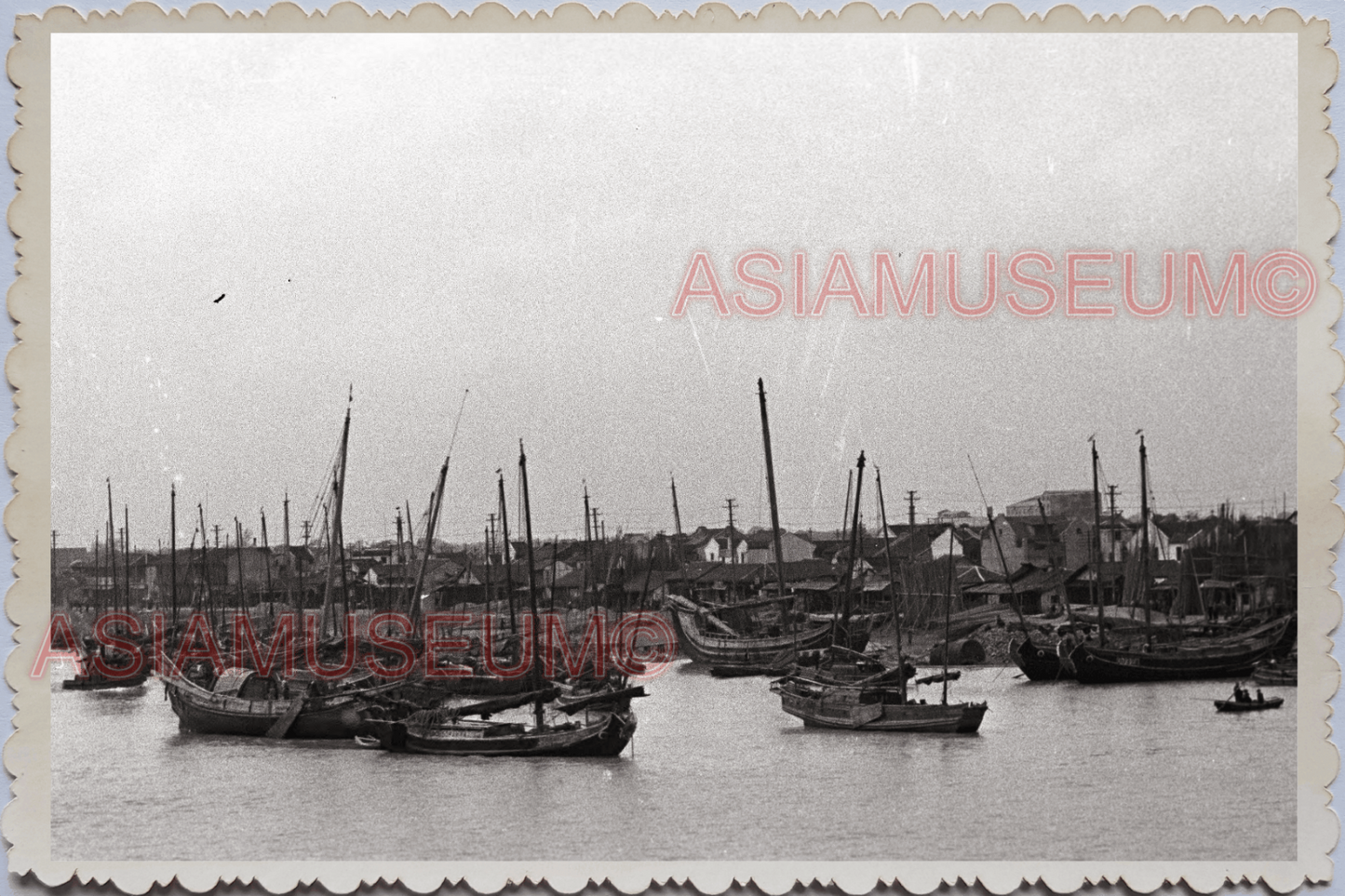 WW2 50s JAPAN KOBE JUNK BOAT SHIP BAY WATERFRONT SAIL PORT Vintage Photo #13850