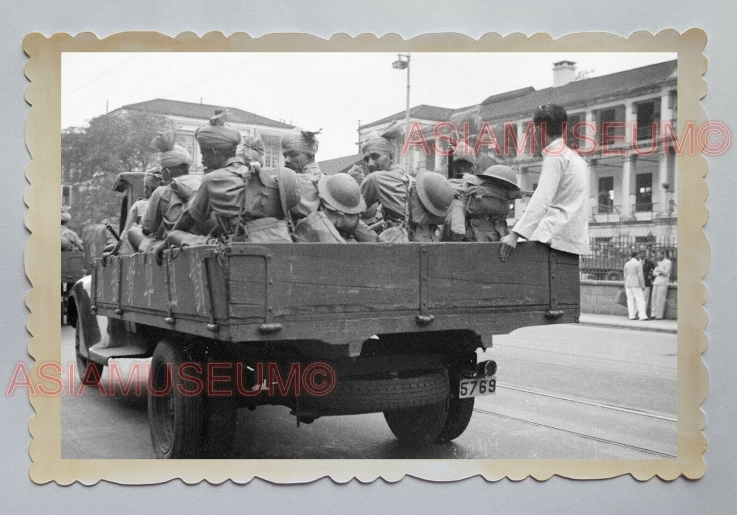 BRITISH INDIA ARMY TRUCK STREET B&W ROAD VINTAGE B&W HONG KONG Photo 18367 香港旧照片