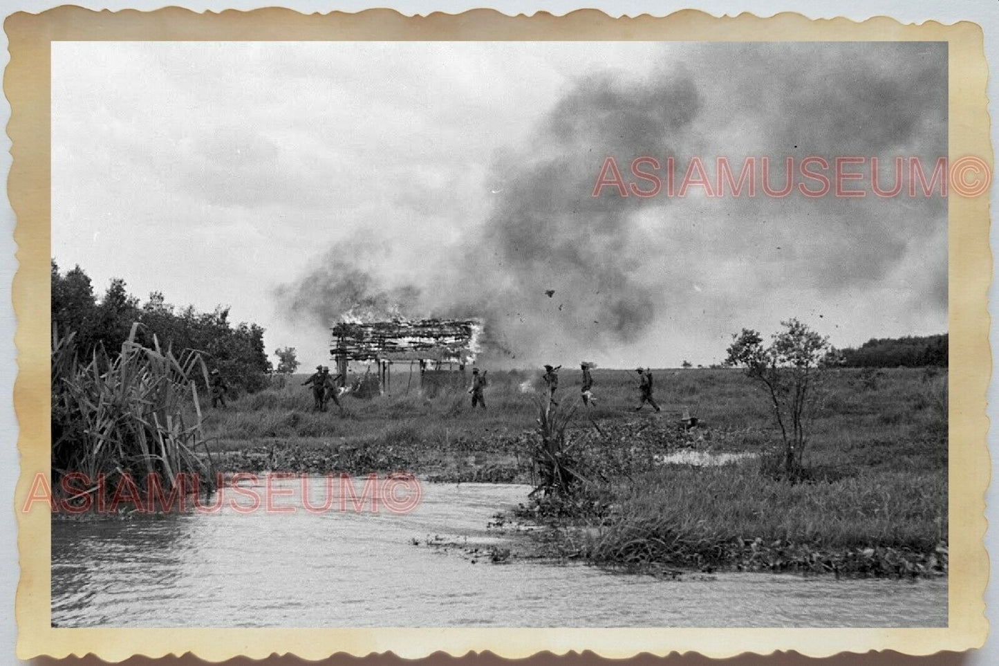 50s Vietnam SAIGON VILLAGE VIETCONG SOLDIER ARMY BOMBING  Vintage Photo #1662