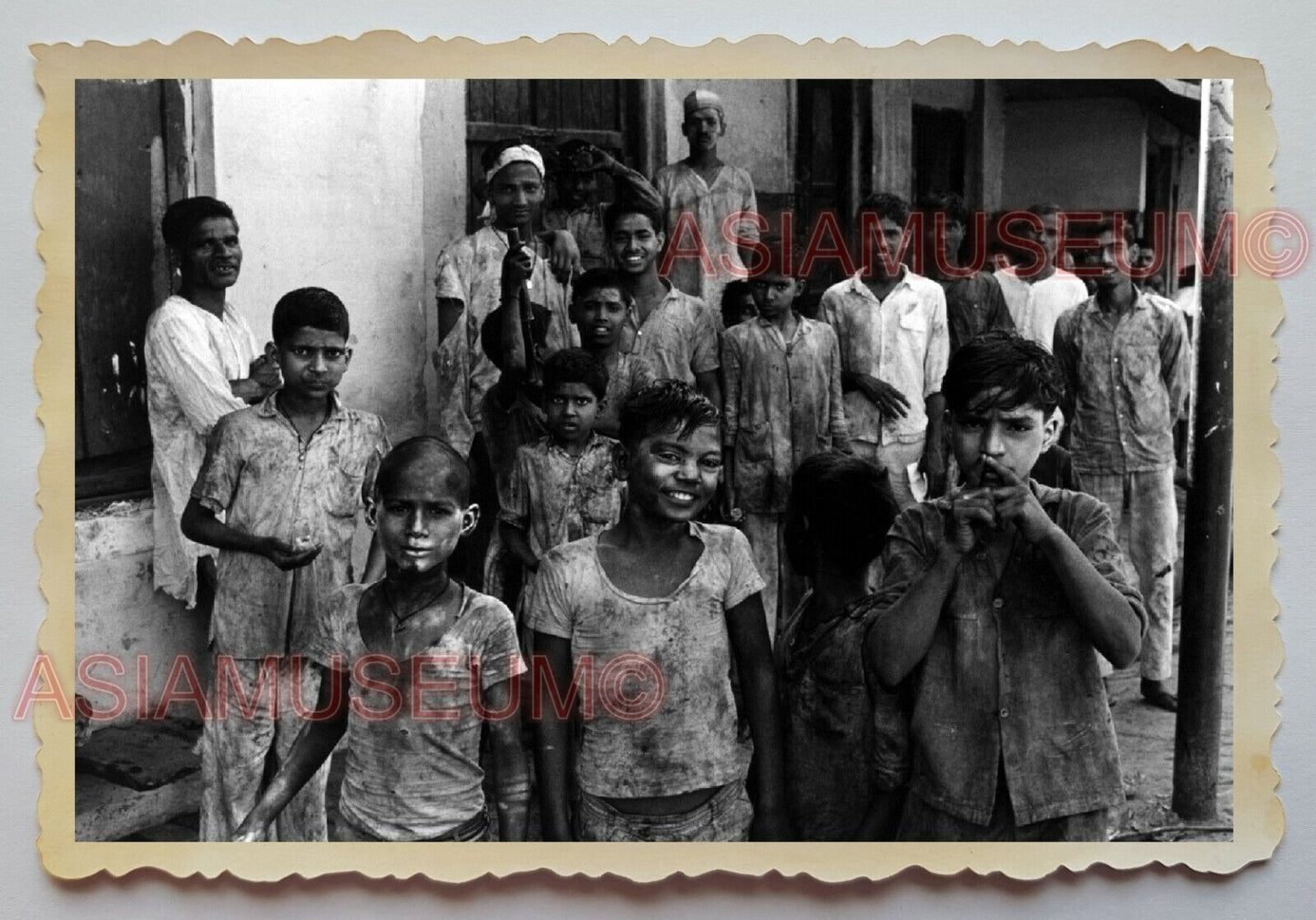 1940s KOLKATA Portrait Group Young Man Children Boy Vintage INDIA Photo #1146