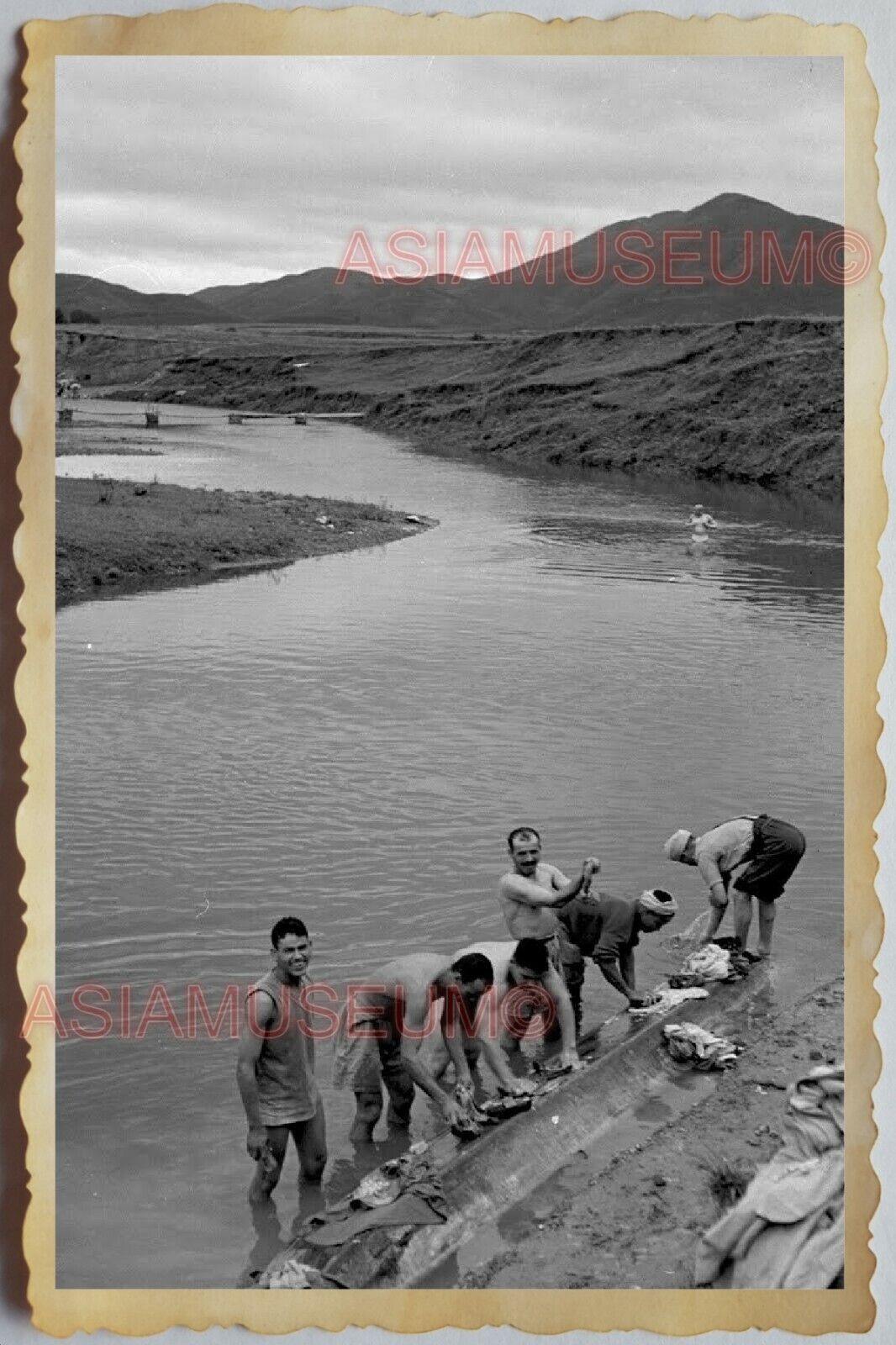 50s Vietnam SAIGON GROUP ARMY SOLDIER TOPLESS GAY COOKING WAR Vintage Photo #994