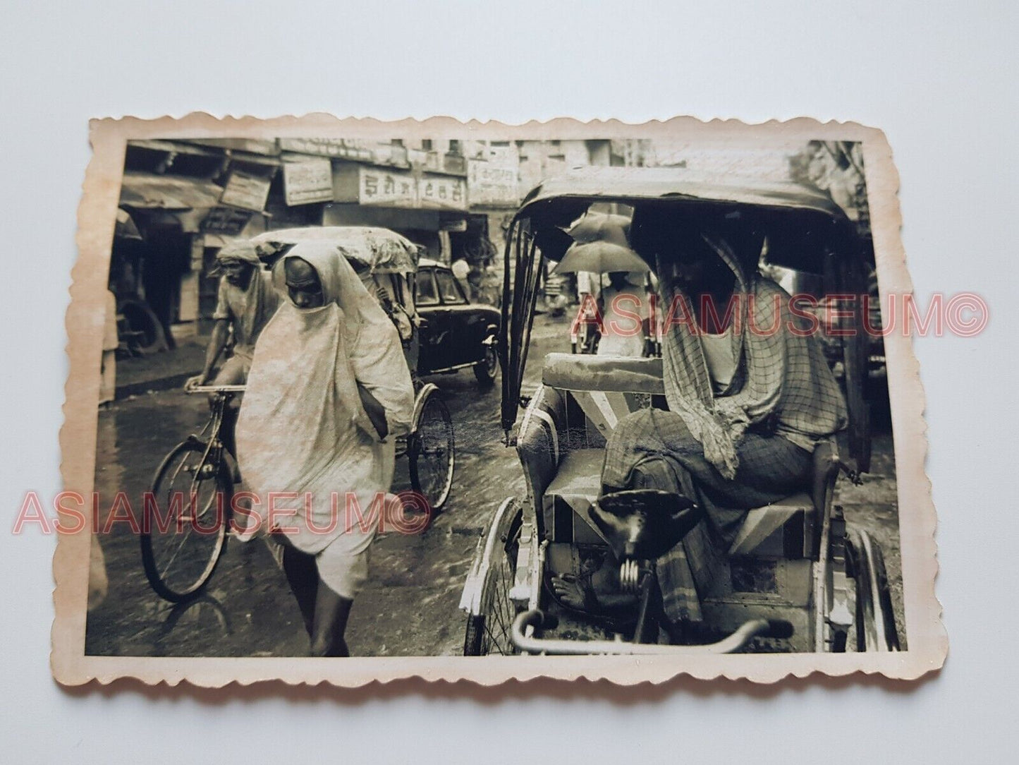 1940s Calcutta STREET SCENE TRICYCLE COLONIAL BUILDING Vintage INDIA Photo #1157