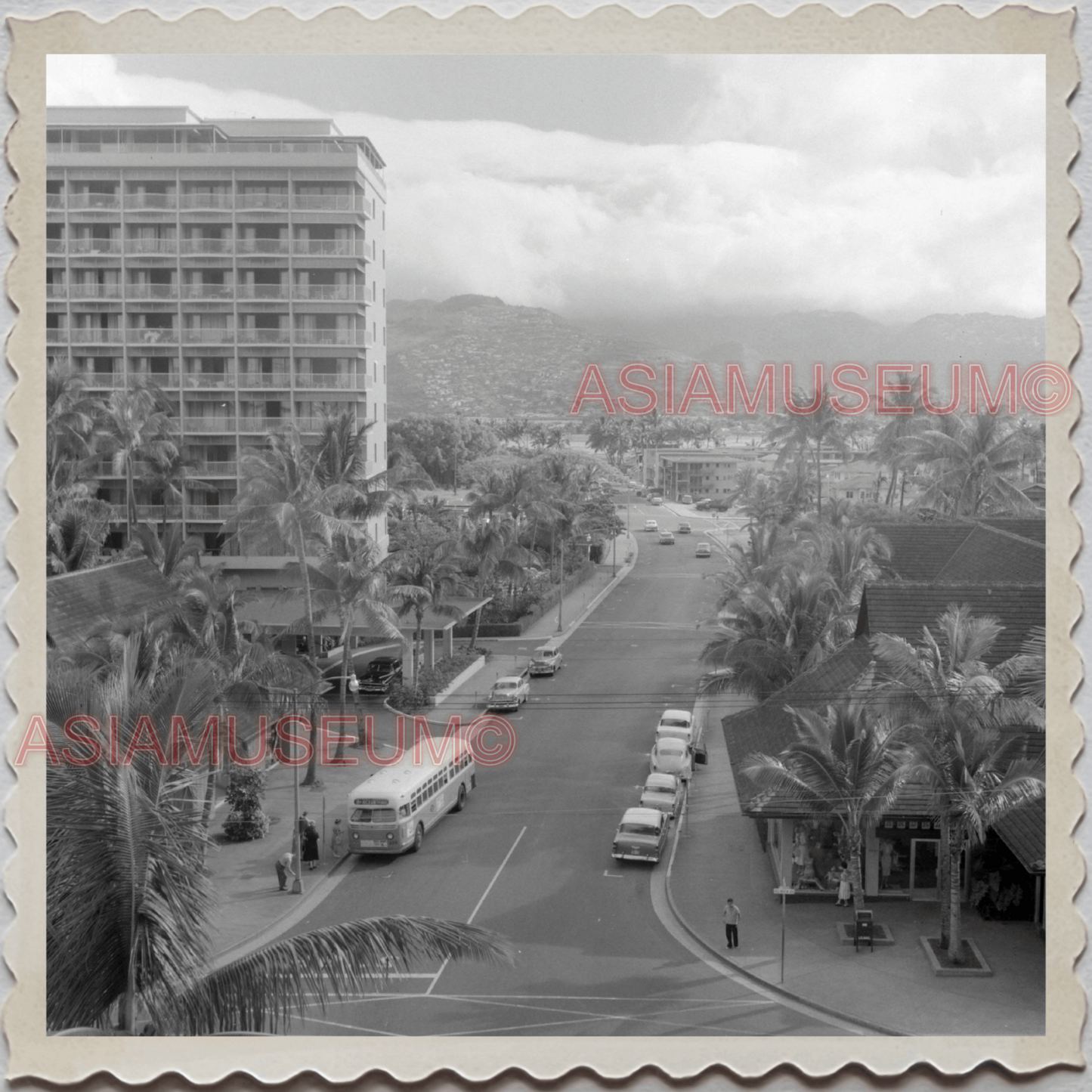 50s HAWAII OAHU HONOLULU WAIKIKI STREET SCENE US VINTAGE AMERICA USA Photo 11270