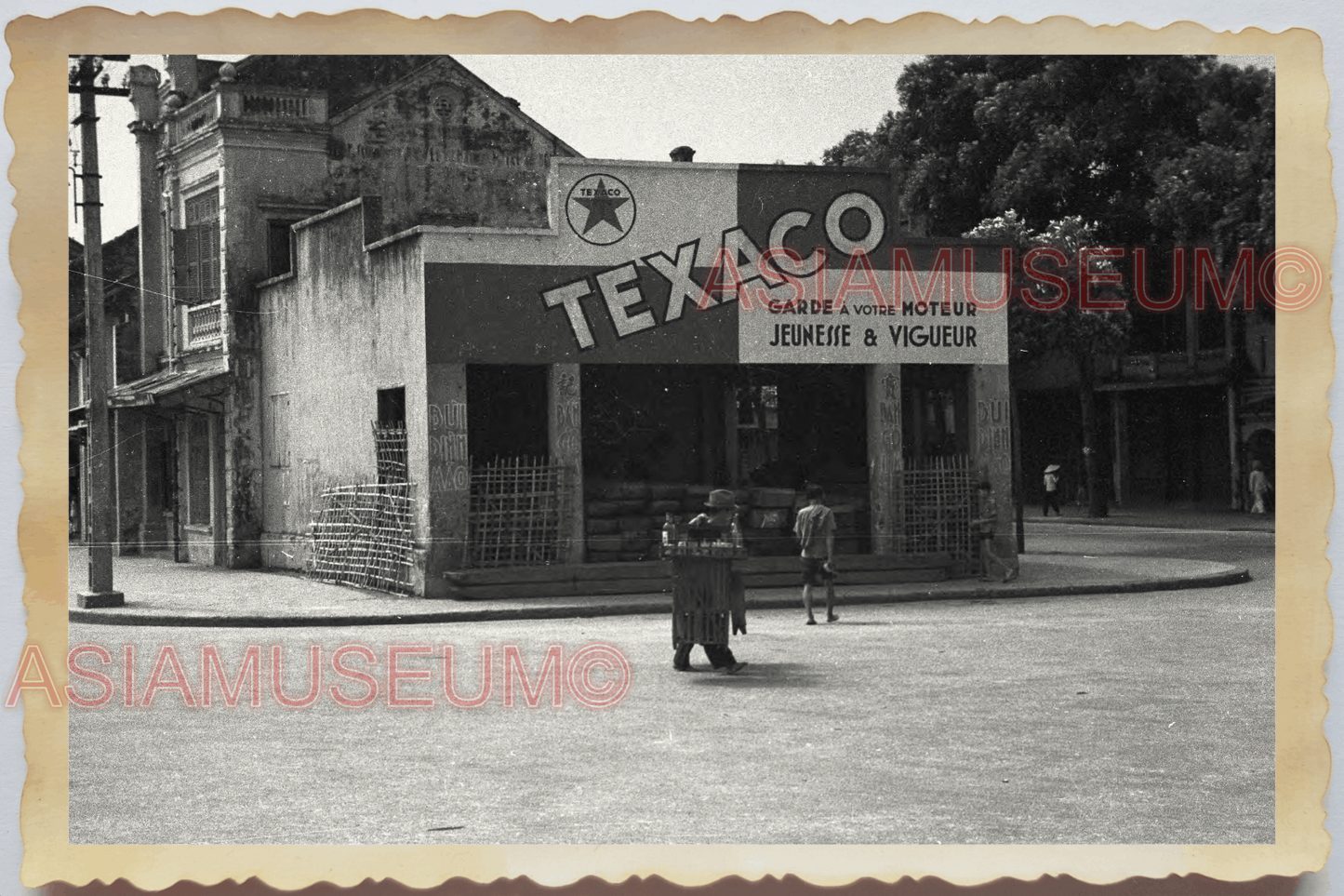 40s WW2 Vietnam STREET SCENE TEXACO OIL GASOLINE STATION OLD Vintage Photo 04309