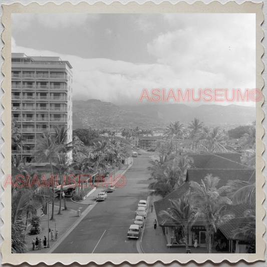 50s HAWAII OAHU HONOLULU WAIKIKI STREET SCENE CAR VINTAGE AMERICA USA Photo 9256