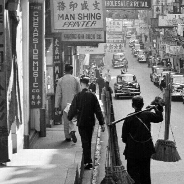 40's LARGE HONG KONG CENTRAL CAR STREET SCENE LADY Old Vintage Photo 香港老照片 #98