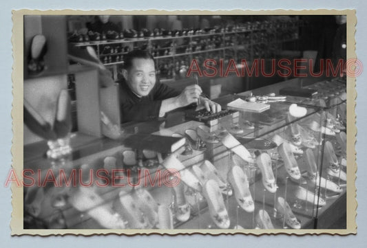 1940s SHOE SHOP STORE JEWELRY WORKER Vintage China Shanghai Photo #3309 中国上海老照片