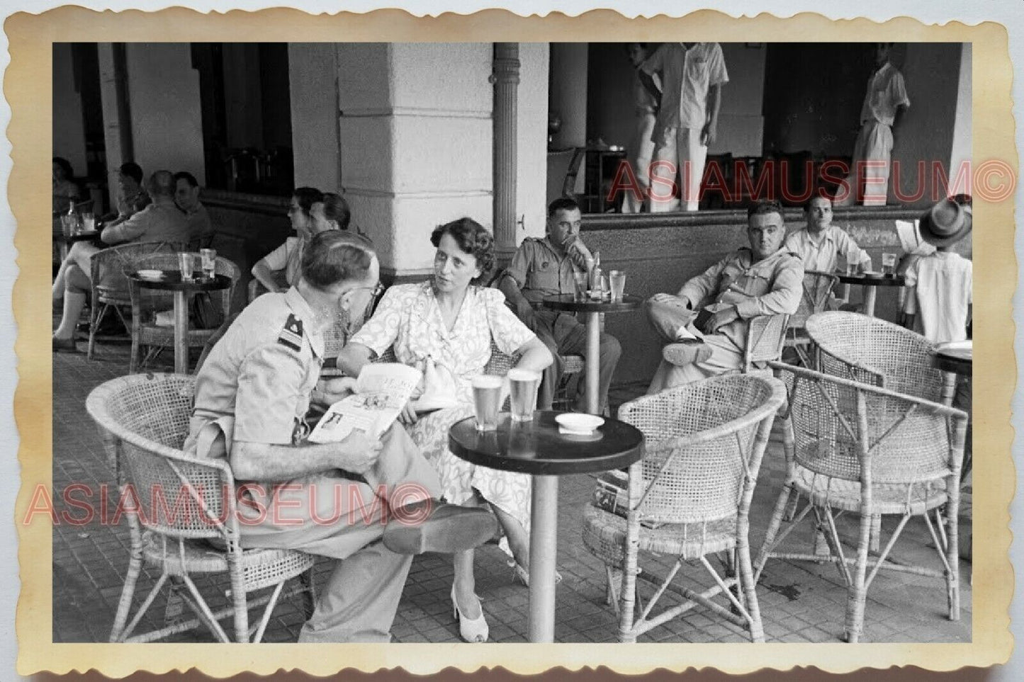 1950s Vietnam War Indochina Saigon FRENCH ARMY CAFE WOMEN BAR Vintage Photo #397