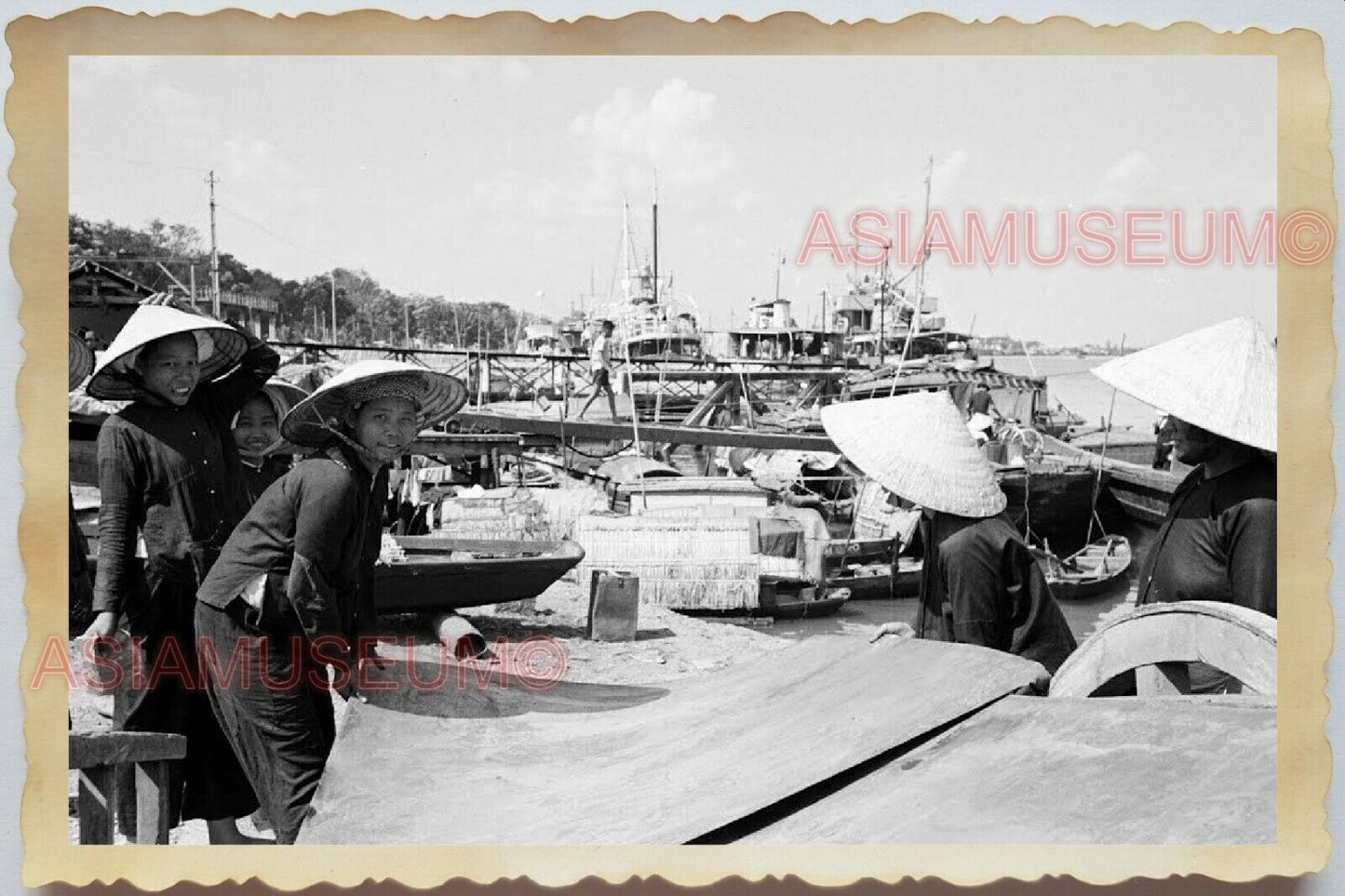 50s Vietnam War Saigon River Pier Women Lady Hat Ferry Boat Vintage Photo #1122