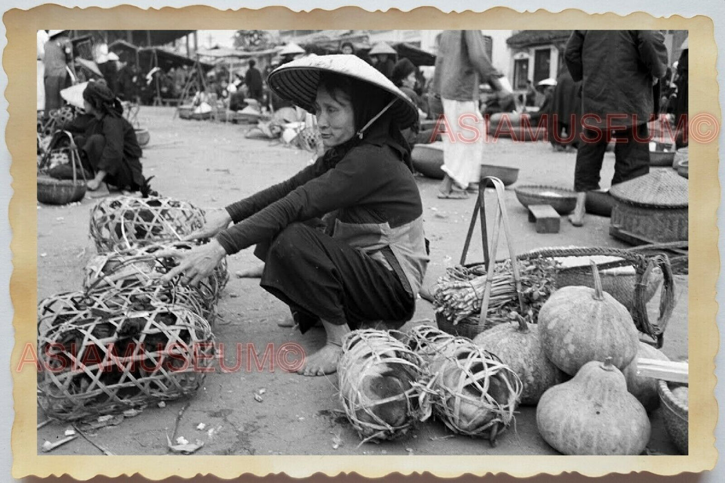 50s Vietnam War Saigon Ho Chi Minh Street Market Women Seller Vintage Photo #698