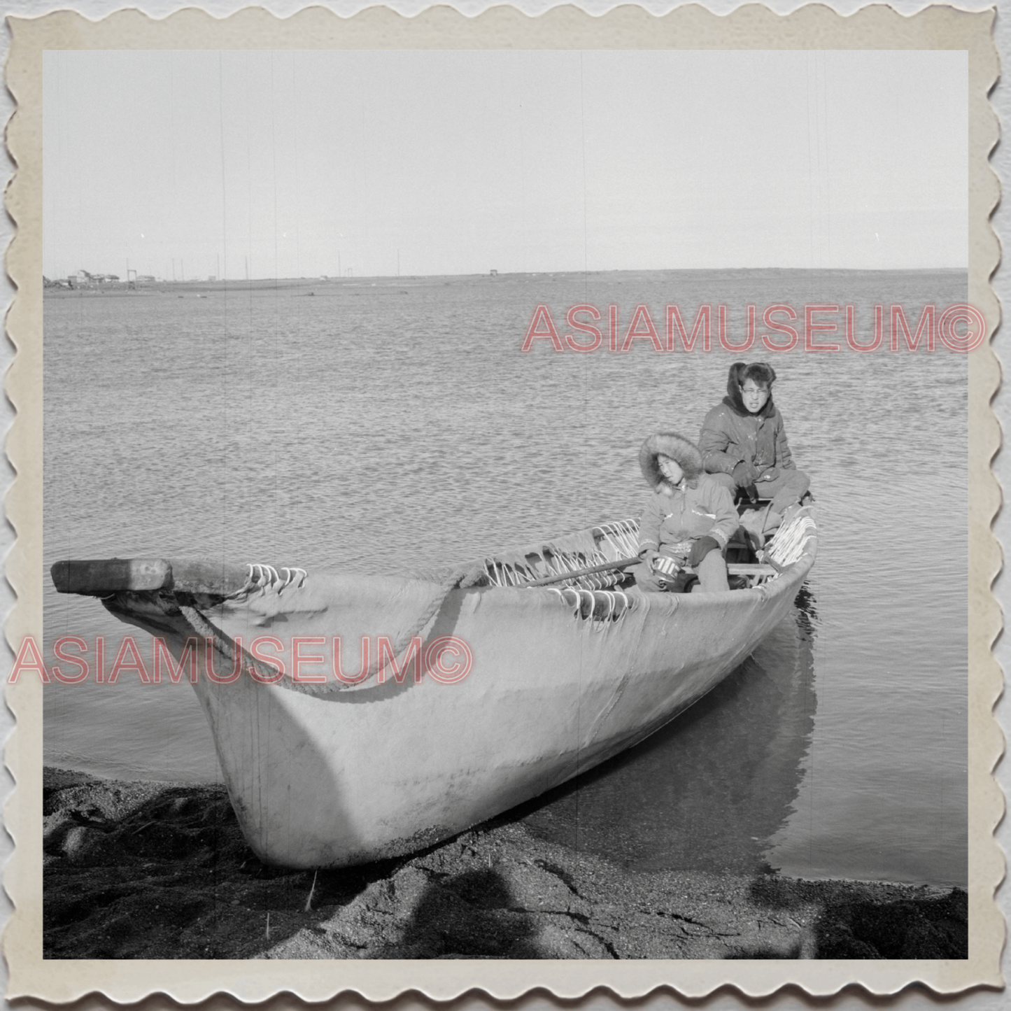 50s UTQIAGVIK NORTH SLOPE BARROW ALASKA ARCTIC OCEAN BOY VINTAGE USA Photo 12096