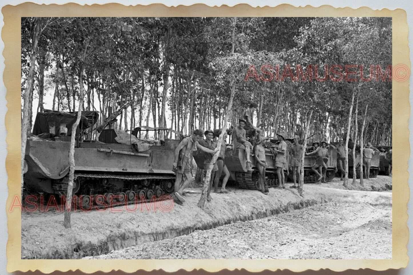 WW2 Vietnam War Ho Chi Minh French USA America Army Tank Gun Vintage Photo #778