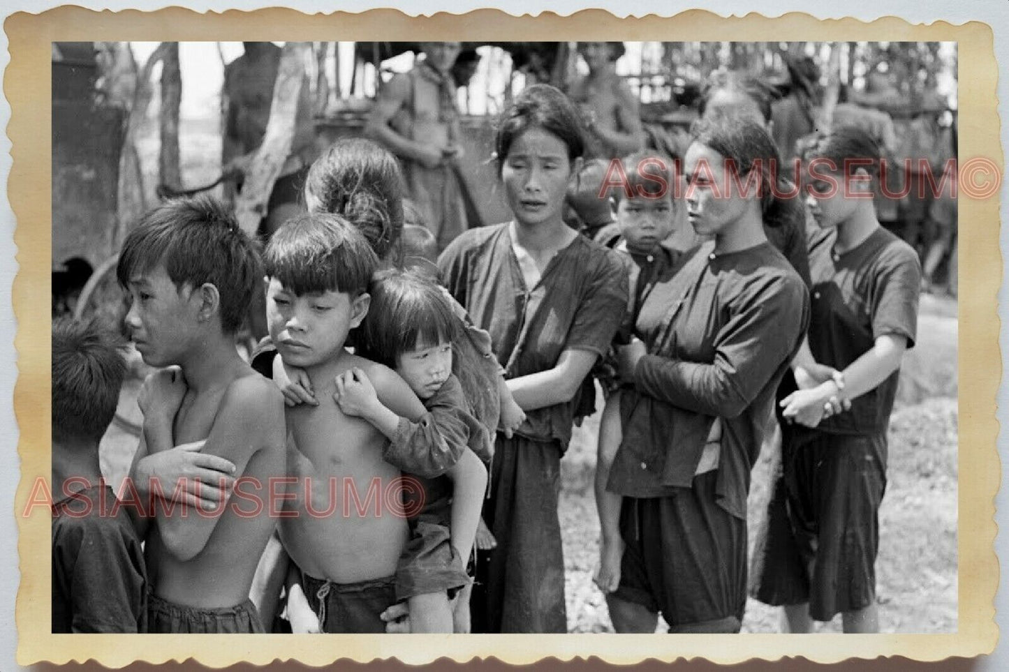 50s Vietnam Saigon Topless Baby Women Boy Children Girl Play Vintage Photo 870