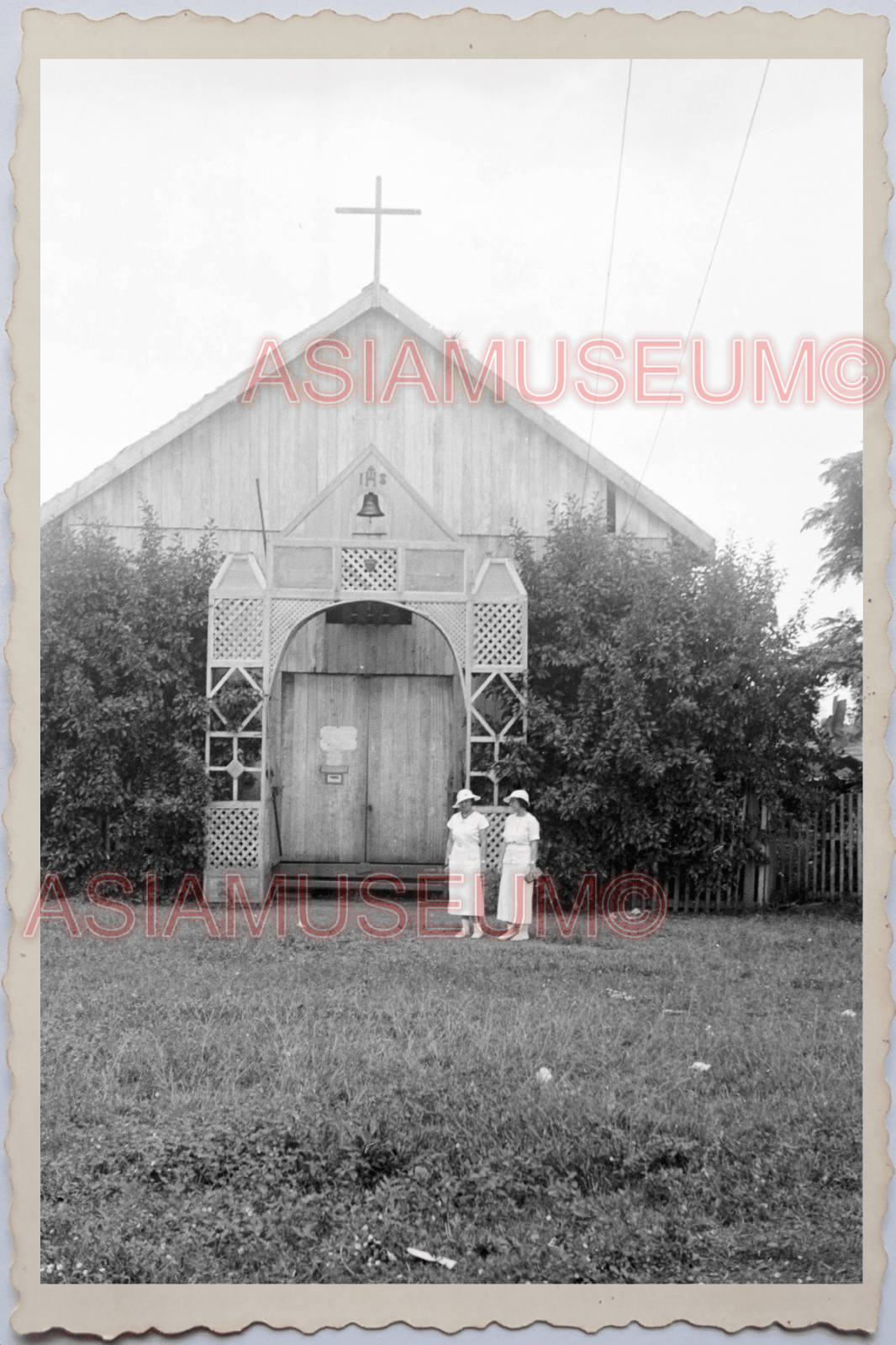 60s PHILIPPINES MANILA WOODEN CHURCH WESTERN LADY DRESS BELL Vintage Photo 29500