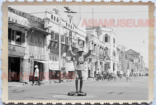 WW2 Traffic Police Street Scene Car Shop British War Old Singapore Photo 17620