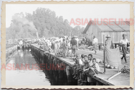 50s PHILIPPINES MARKET CHILDREN PIER PORT STREET SCENE SHIP Vintage Photo 29741