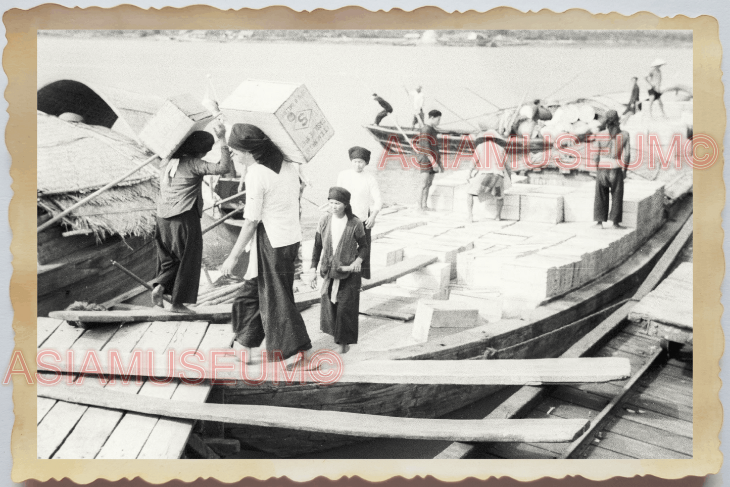 40s WW2 Vietnam SHIP PIER HARBOR WOMEN COOLIE CARGO SHIP OLD Vintage Photo 04411