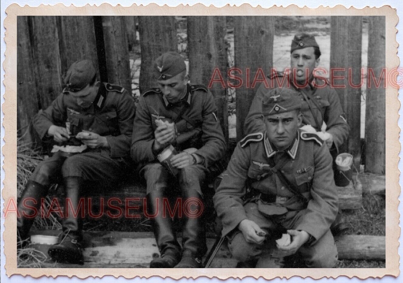 WWii D-DAY NORMANDY EUROPE WAR FRANCE Military Food Meal Soldier Army Photo B10