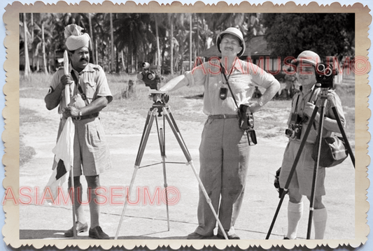 WW2 Street Scene Camera Man Survey British India Sikh Army Singapore Photo 29473