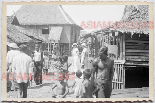 50s PHILIPPINES STILT HOUSE VILLAGE CHILDREN WOMEN LADY HAT Vintage Photo 29598