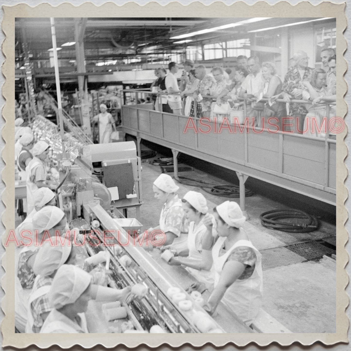 50s WAHIAWA HONOLULU HAWAII DOLE WOMEN PLANTATION WORKER VINTAGE USA Photo 9335