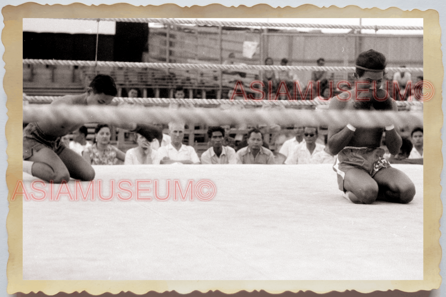 50s THAILAND BANGKOK MUAY THAI BOXING BOXER TOPLESS MAN PRAY Vintage Photo 30029