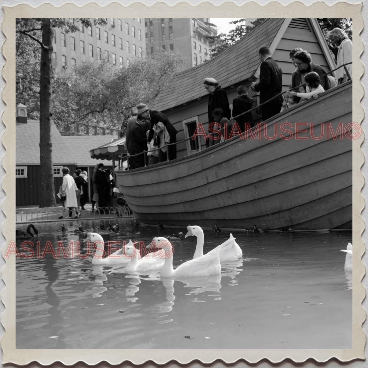 50s MANHATTAN NEW YORK CITY NOAH'S ARK CENTRAL PARK SWAN VINTAGE USA Photo 10776