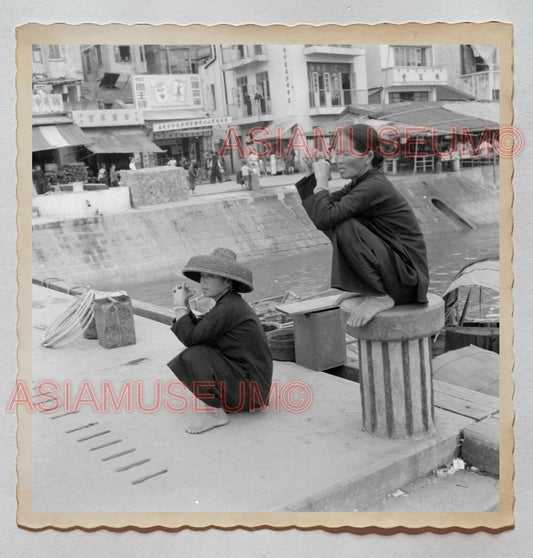 Women Lady Hat Canal Street Scene Boat Pier Vintage Hong Kong Photo 香港旧照片 27657