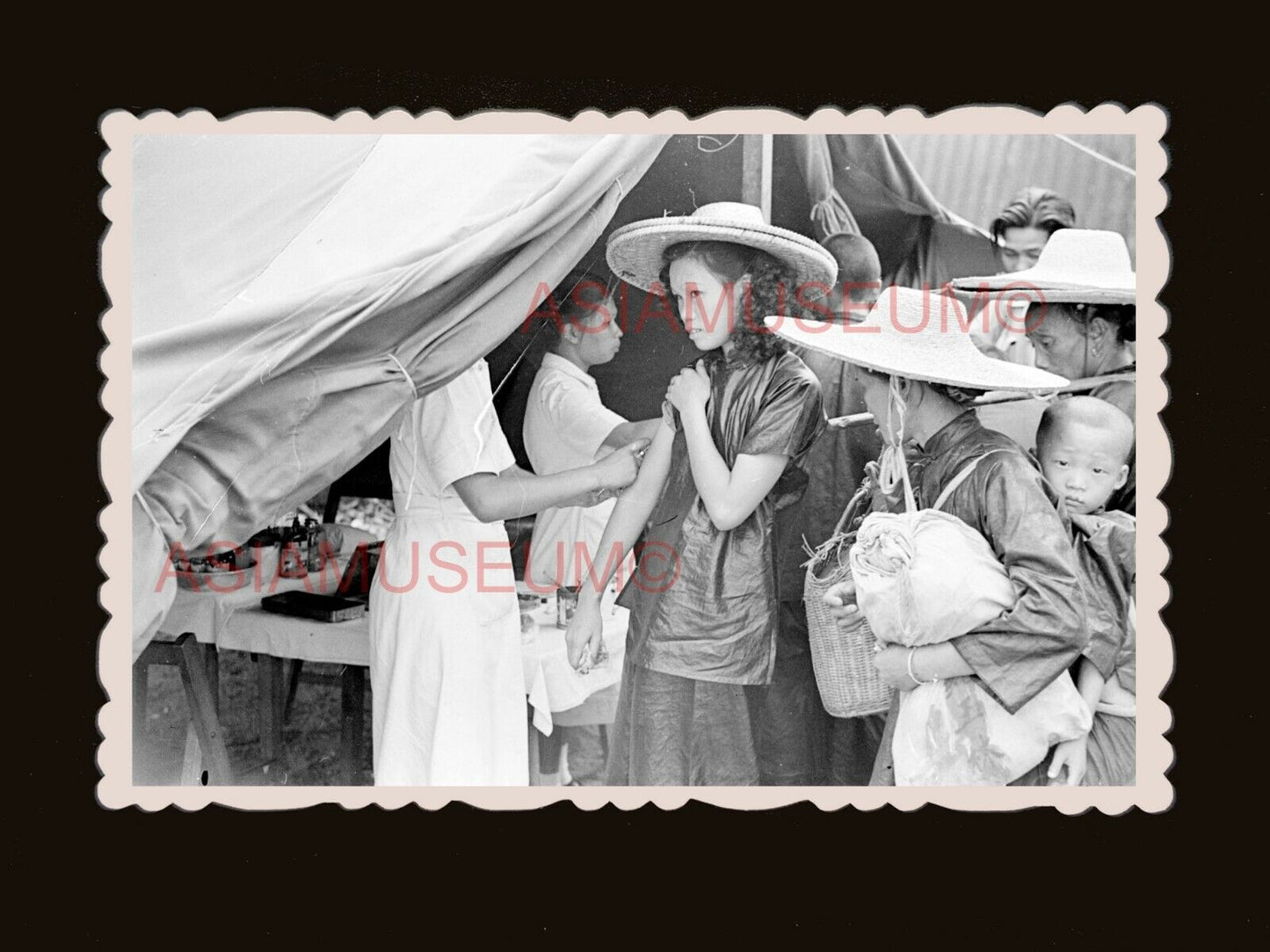 40s Women Nurse Vaccination Lo Wu Immigration Hong Kong Photograph 香港旧照片 #3112