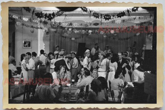 1950s Vietnam War Indochina Saigon BAR CAFE DANCING LADY MAN Vintage Photo #393