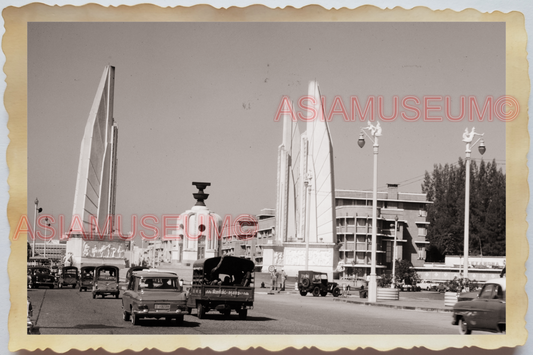 50s THAILAND BANGKOK DEMOCRACY VICTORY MONUMENT STREET ROAD Vintage Photo 37027