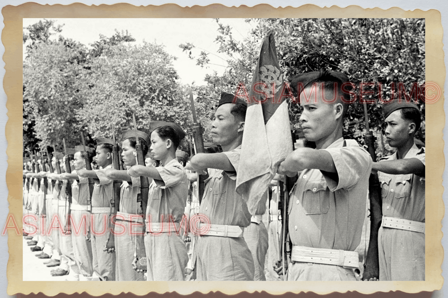 40s WW2 Vietnam TAY NINH CAO DAI MILITARY ARMY SOLDIER GUN Vintage Photo 30256