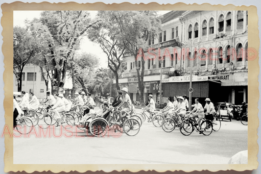 40s WW2 Vietnam HANOI STREET SCENE TRISHAW BICYCLE CAR SHOP Vintage Photo 26353