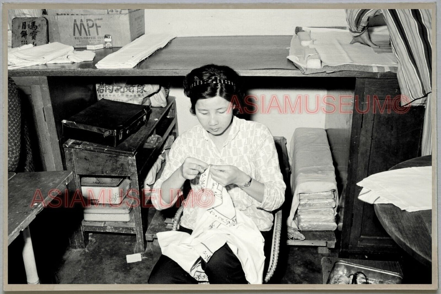 40s Women Sewing Factory Lady HONG KONG VINTAGE PHOTO POSTCARD RPPC 664 香港舊照片明信片